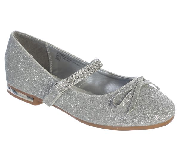 Girl on sale silver flats